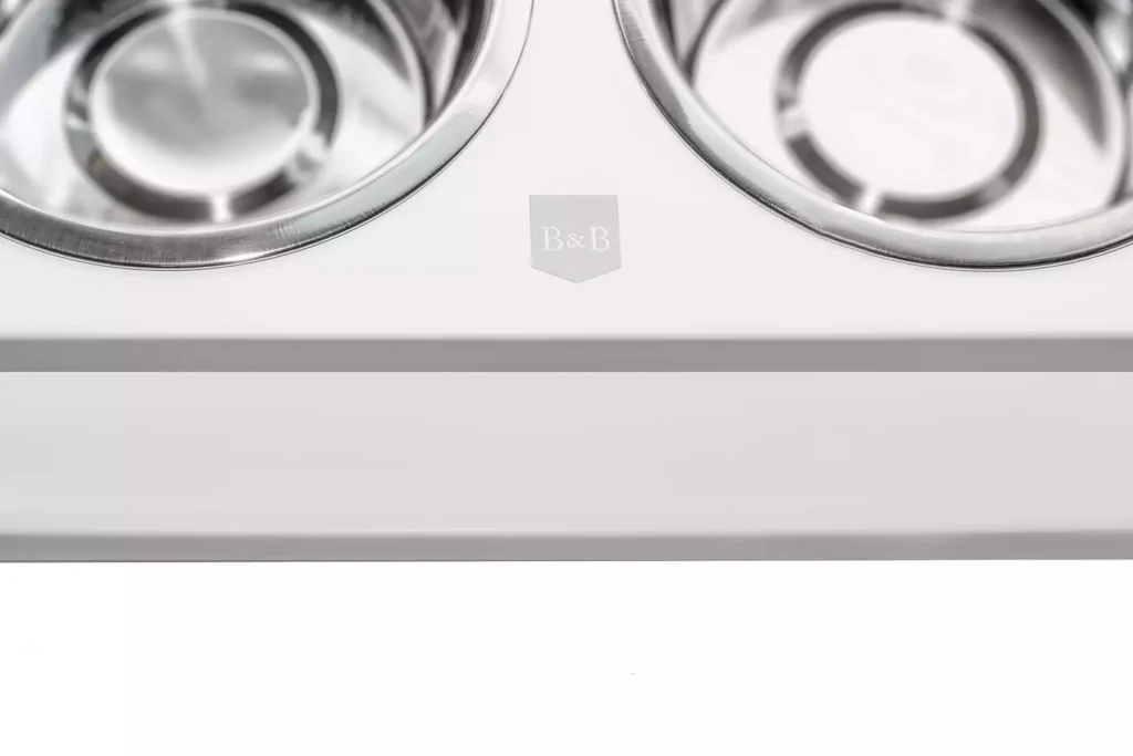 dog bowl duo white with wooden frame close-up