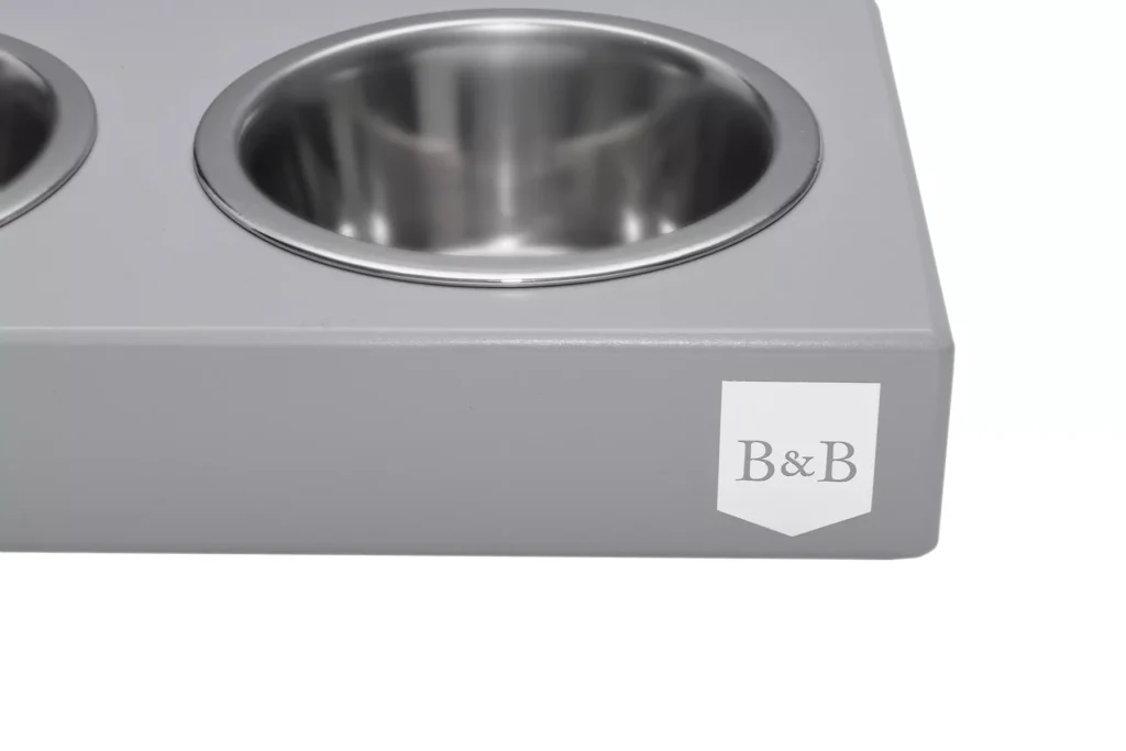 dog bowl duo grey with wooden frame close-up